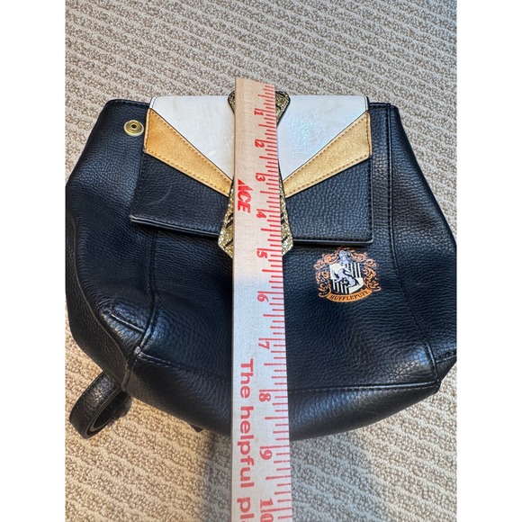 Harry Potter Danielle Nicole Hufflepuff Mini Backpack and Crossbody Bag Bundle - Picture 10 of 12